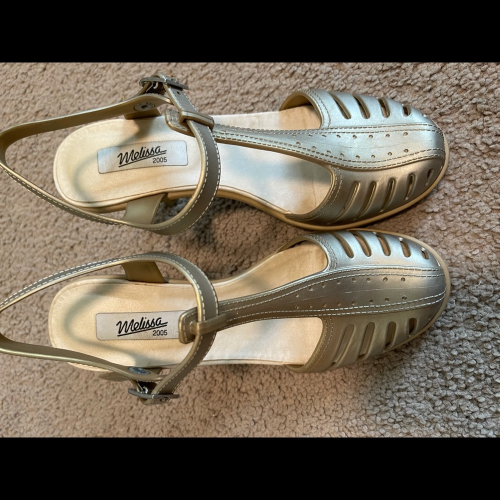 Melissa light gold